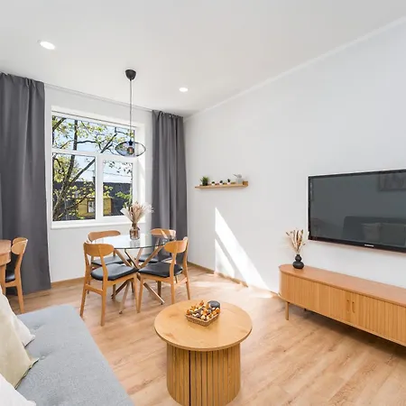 Apartment Freshly Renovated 24h Check In Available Free Parking And Parking For Campervan Available Parnu
